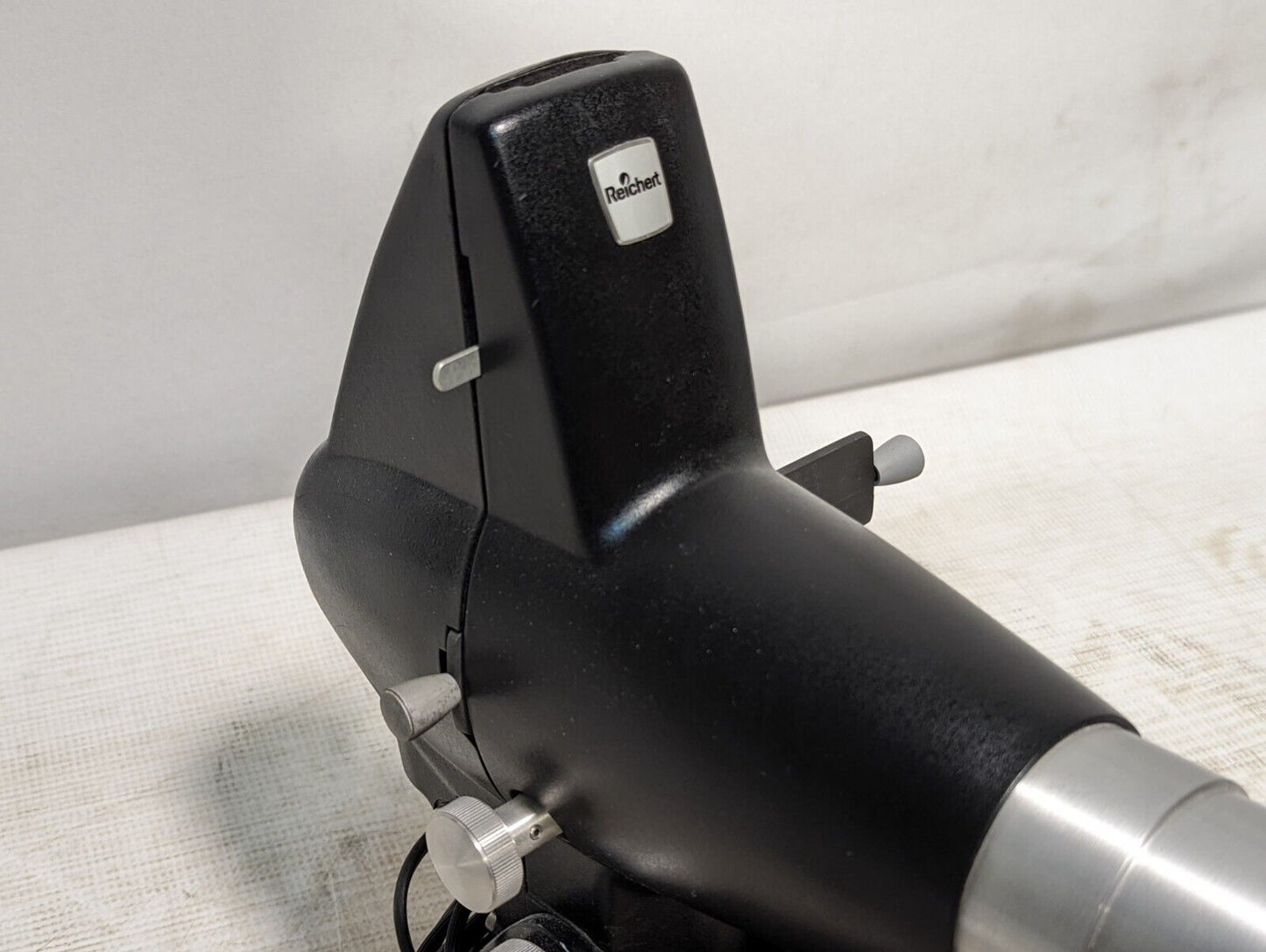 Reichert 11082 Project-O-Chart With Mount and power cable as pictured
