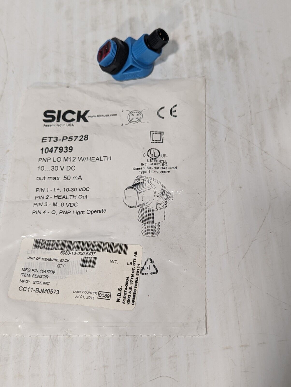 Sick ET3-P5728, 1047939 sensor, PNP LO M12 W/health, 10-30VDC - Free Shipping