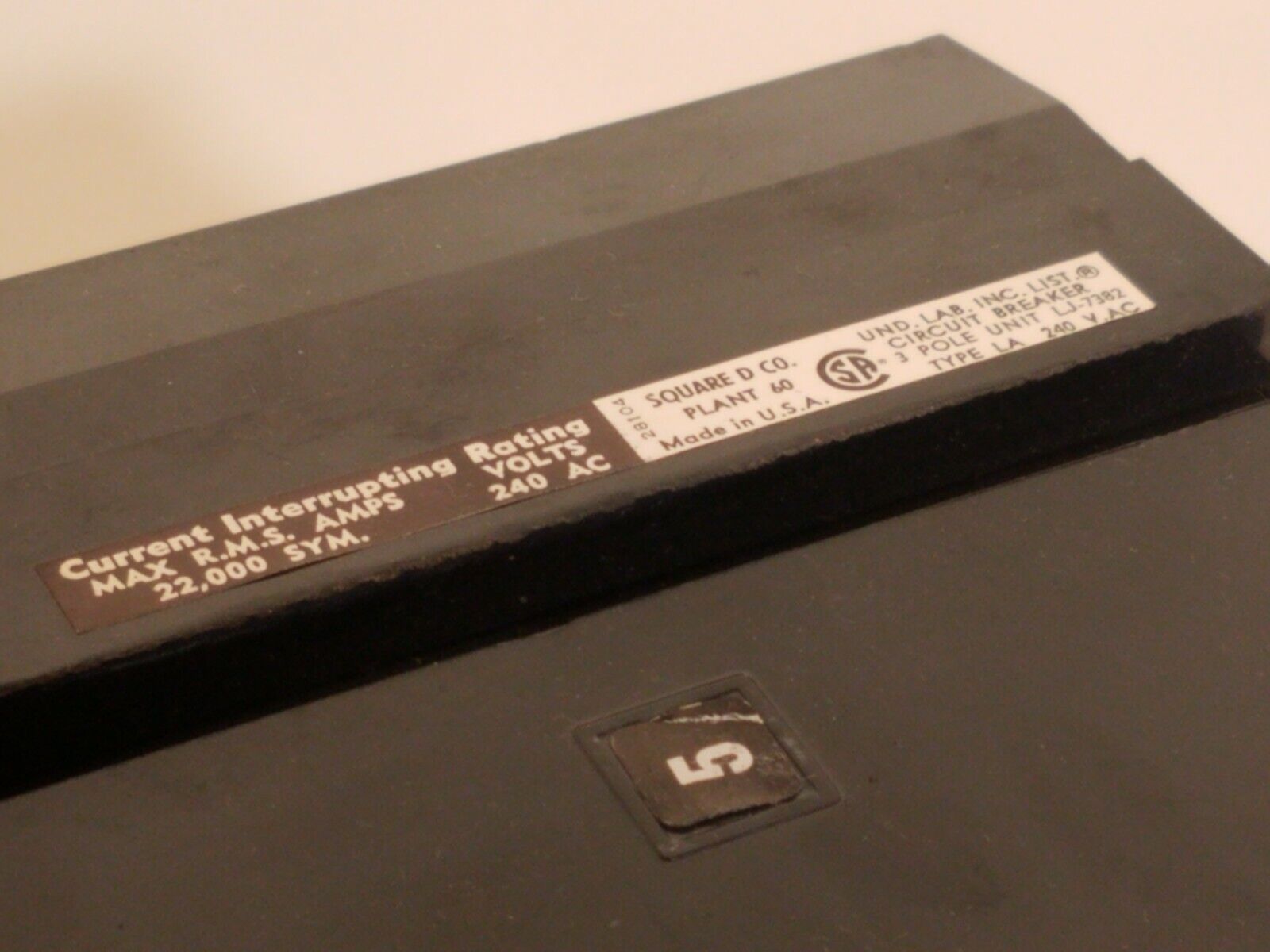 Square D LA3300 3 pole 300A 240VAC