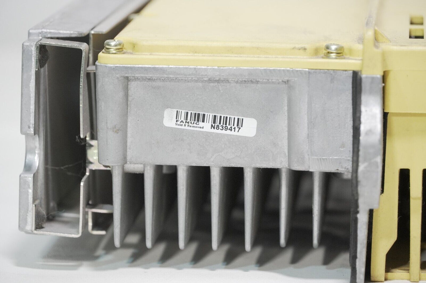 Fanuc A06B-6090-H004-R servo amplifier unit, rated input 200-230VAC, 12A, 230VAC