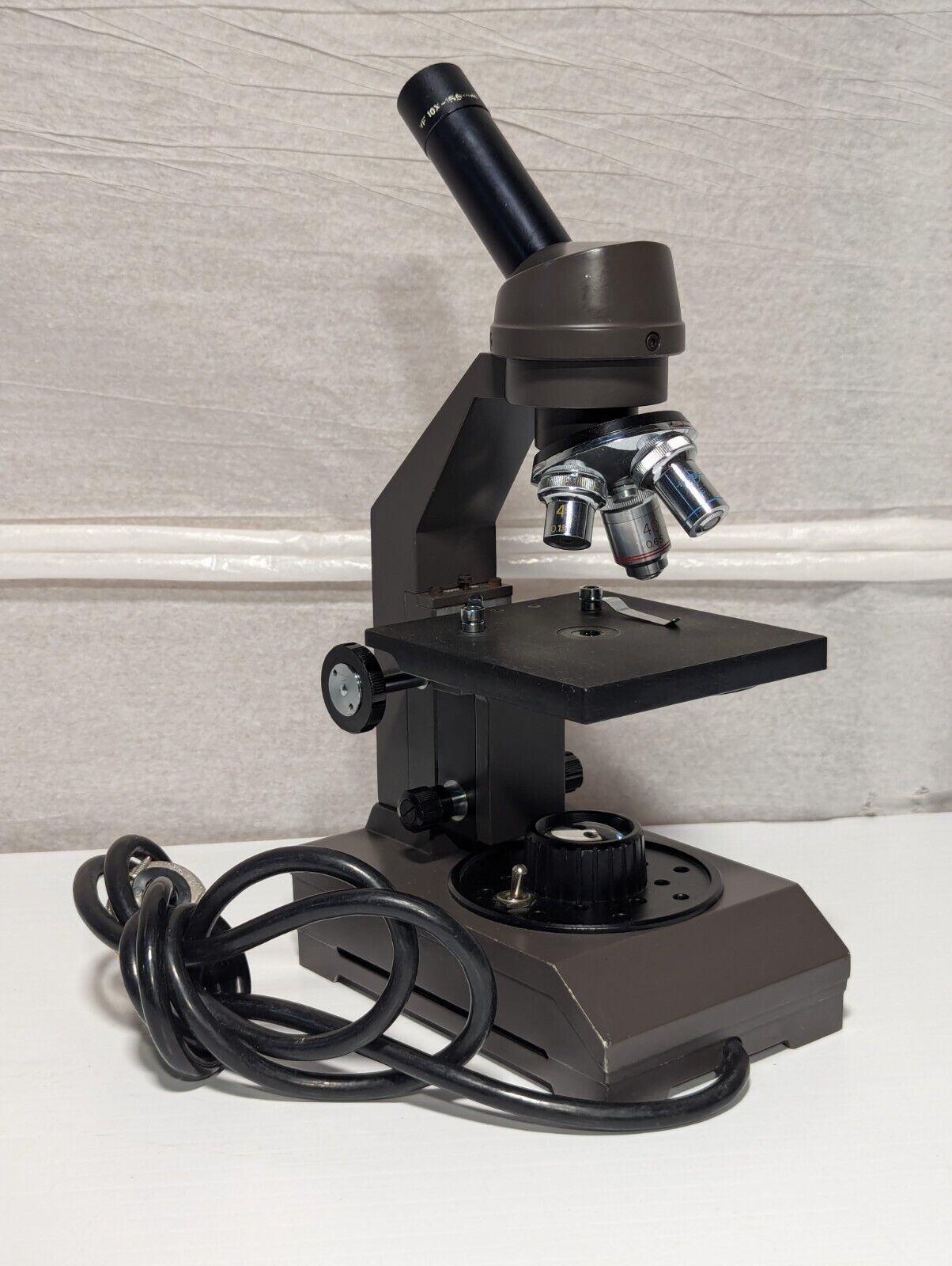 Swift Instruments Series 2240 Microscope 40x 10x & 4x Objectives