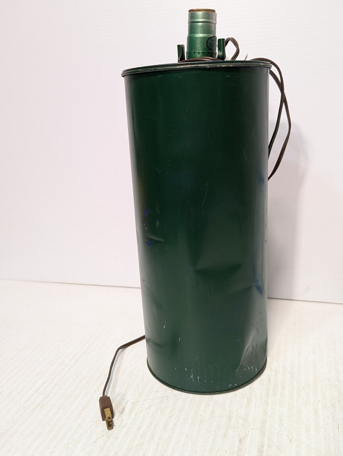 Unique Workshop Lamp, Homemade, Perfect for a work environment - Free Shipping