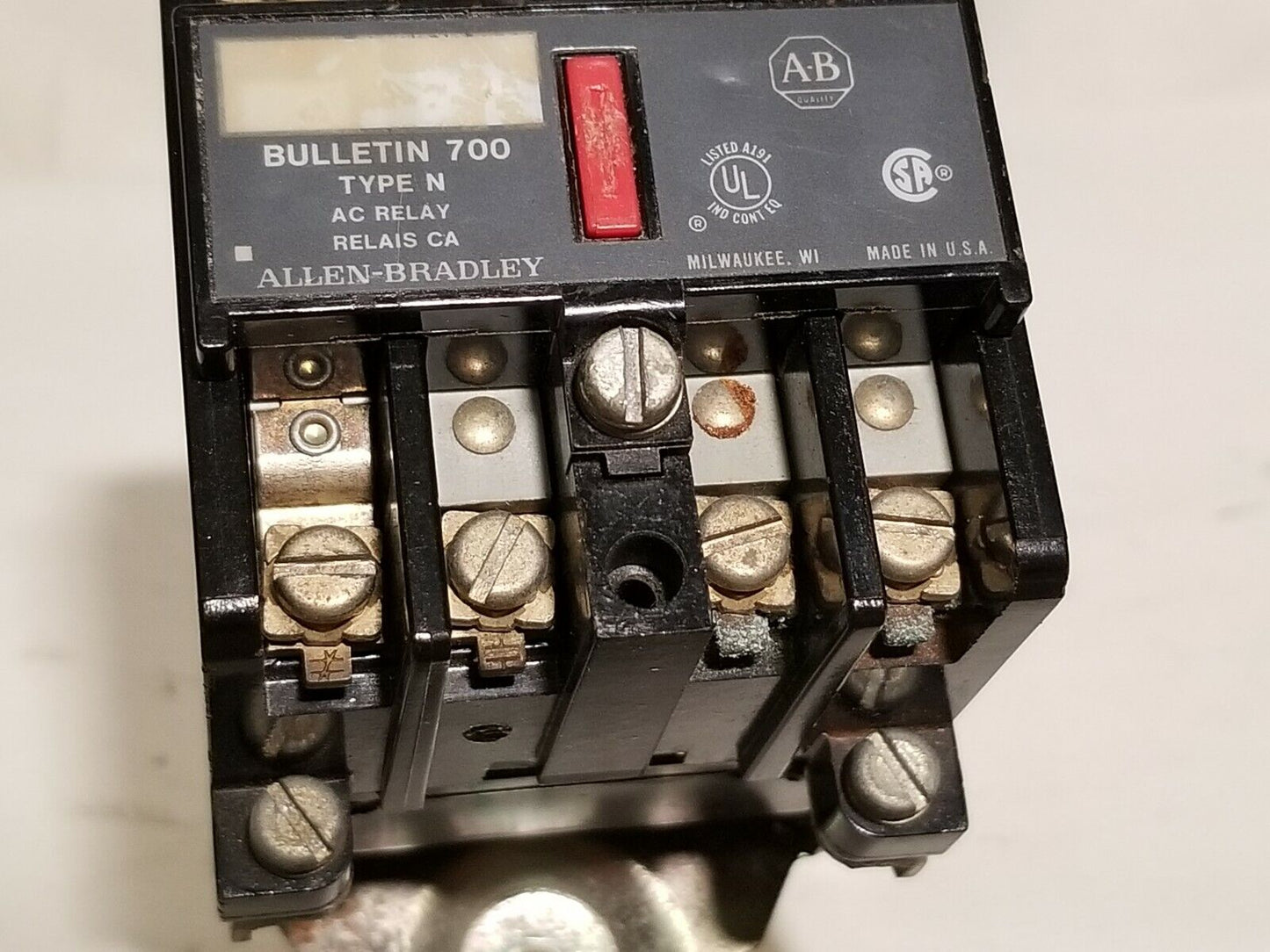 Allen-Bradley 700-N400A1, Series C, Type N, AC Relay 84AB86 coil 110/120VAC
