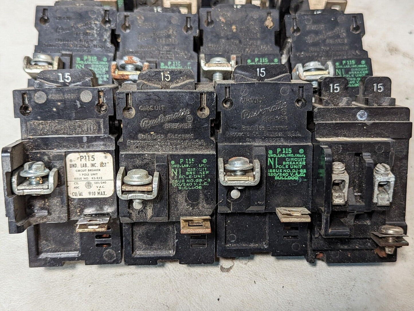 Lot of 29 Pushmatic breakers as pictured: 8xP115, 12xP130, 4xP2020, 1xP260