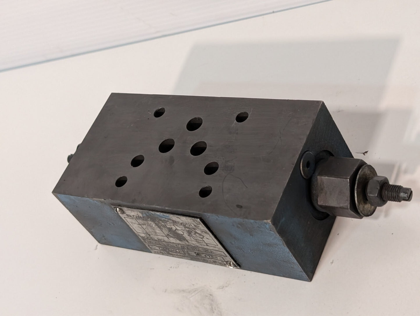 Vickers DGMFN 5 Y AW BW 20 Flow Control Valve