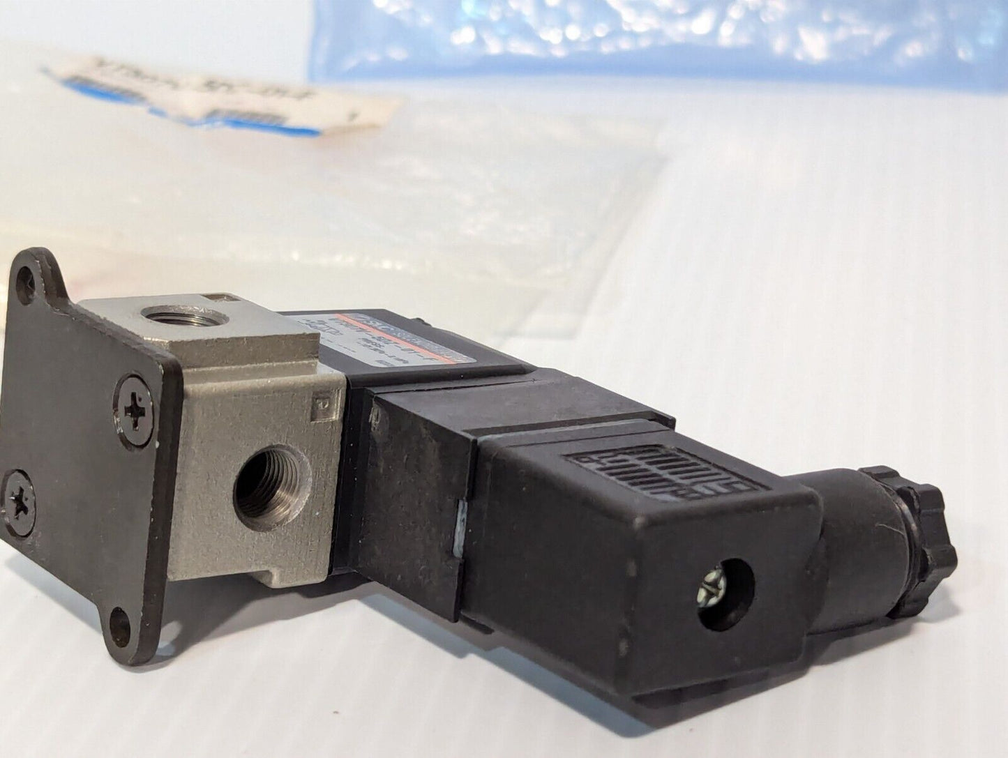 SMC VT307V-5DZ-01-F Solenoid Valve - Free Shipping+Returns