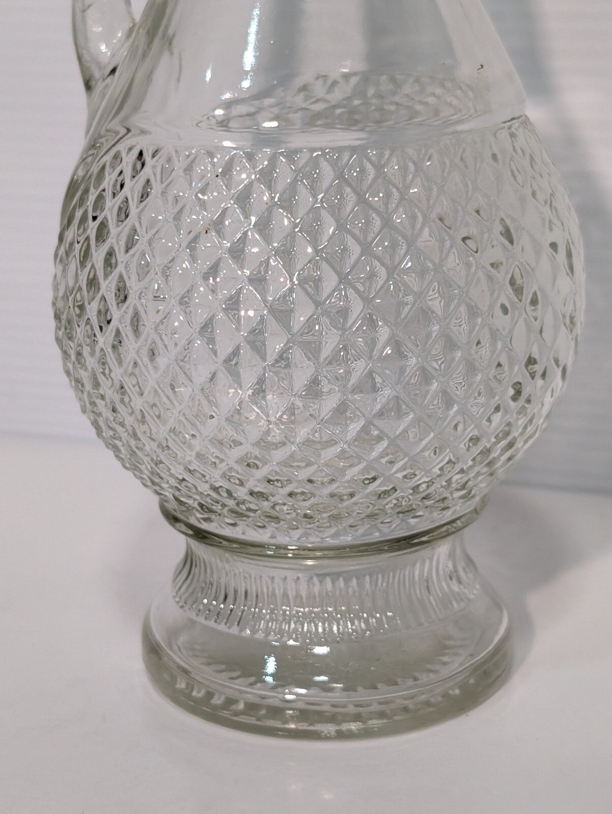 Vintage Mogen David 1976 Crystal Clear Glass Wine Decanter Vase Diamond Design