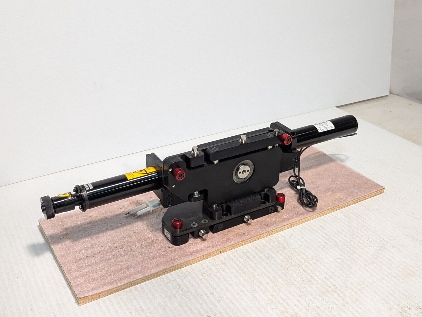 JDS Uniphase 1144P Helium Neon Gas Laser Tube & 14-10059-00 Mount -Free Shipping