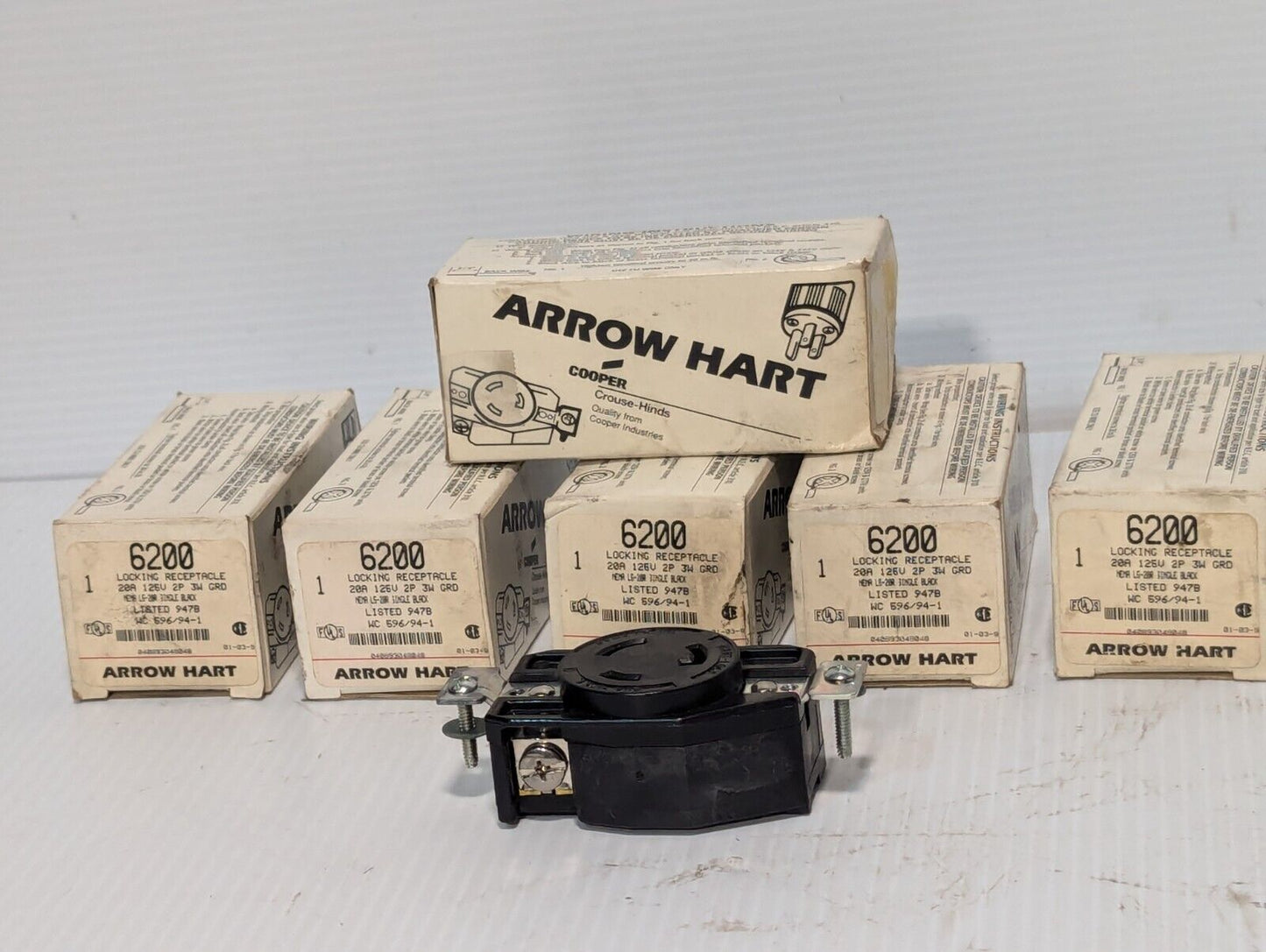 Lot of 7 Arrow Hart 6200 locking receptacles, 20A, 125VAC, 2P, 3 wire -Free Ship