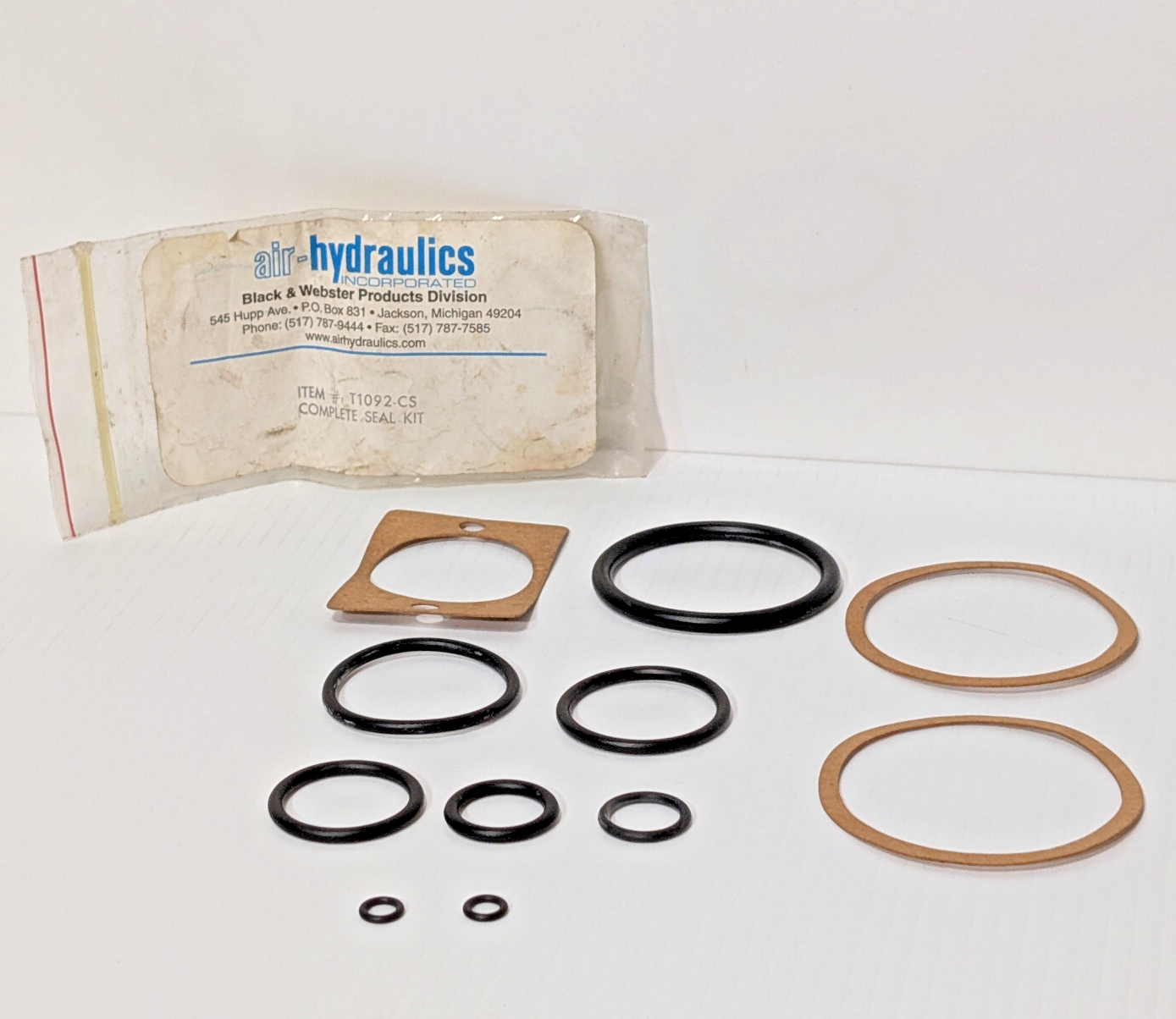 Air-Hydraulics, Inc T1092-CS Black & Webster Complete Seal Kit T1092CS