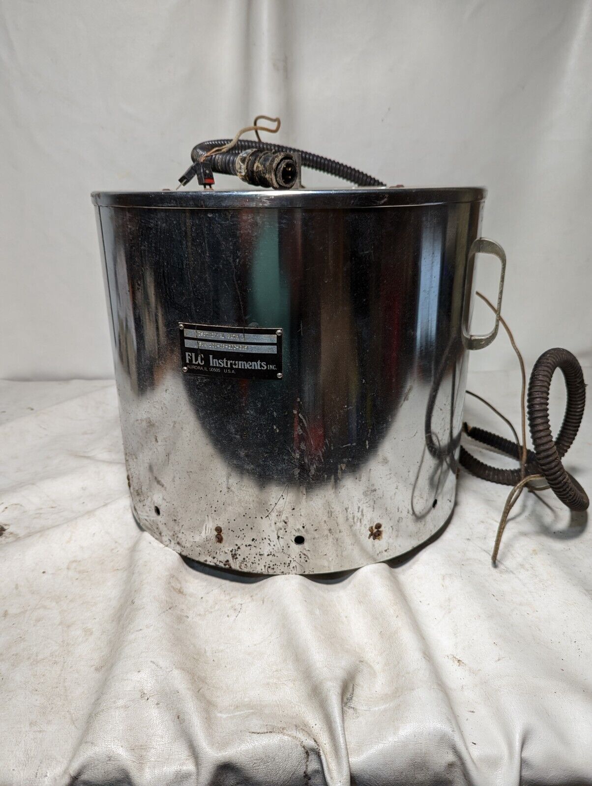 FLC Instruments isothermal bath
