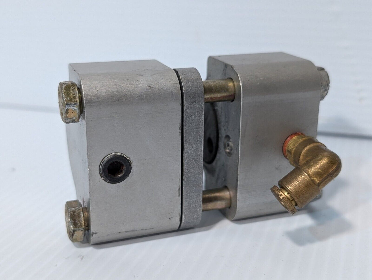 Tolomatic 0708-0000 Pneumatic Caliper Brake, P10DAR Assembly - Free Shipping