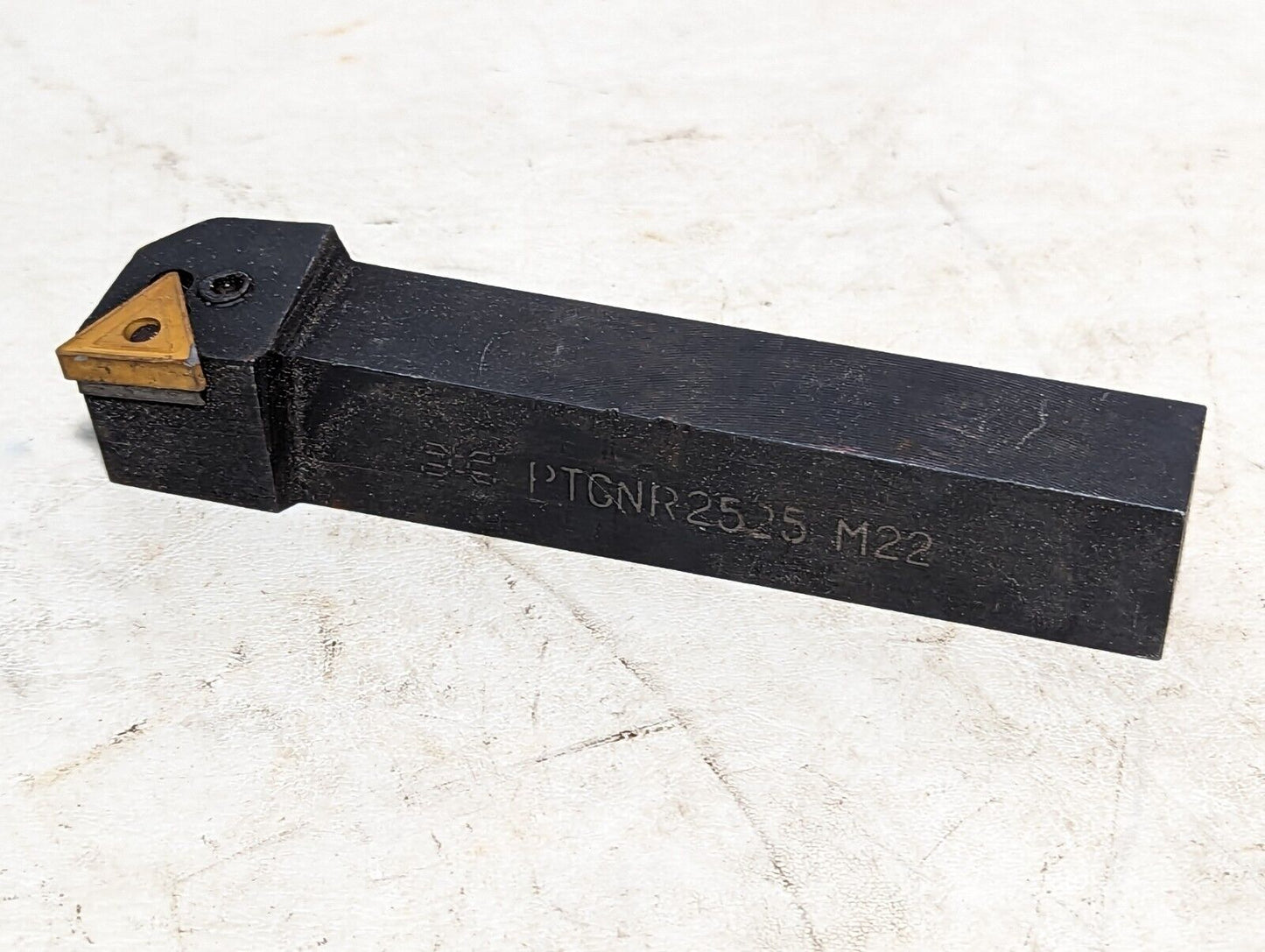 PTGNR2525 M22 lever lock tool holder for triangular inserts