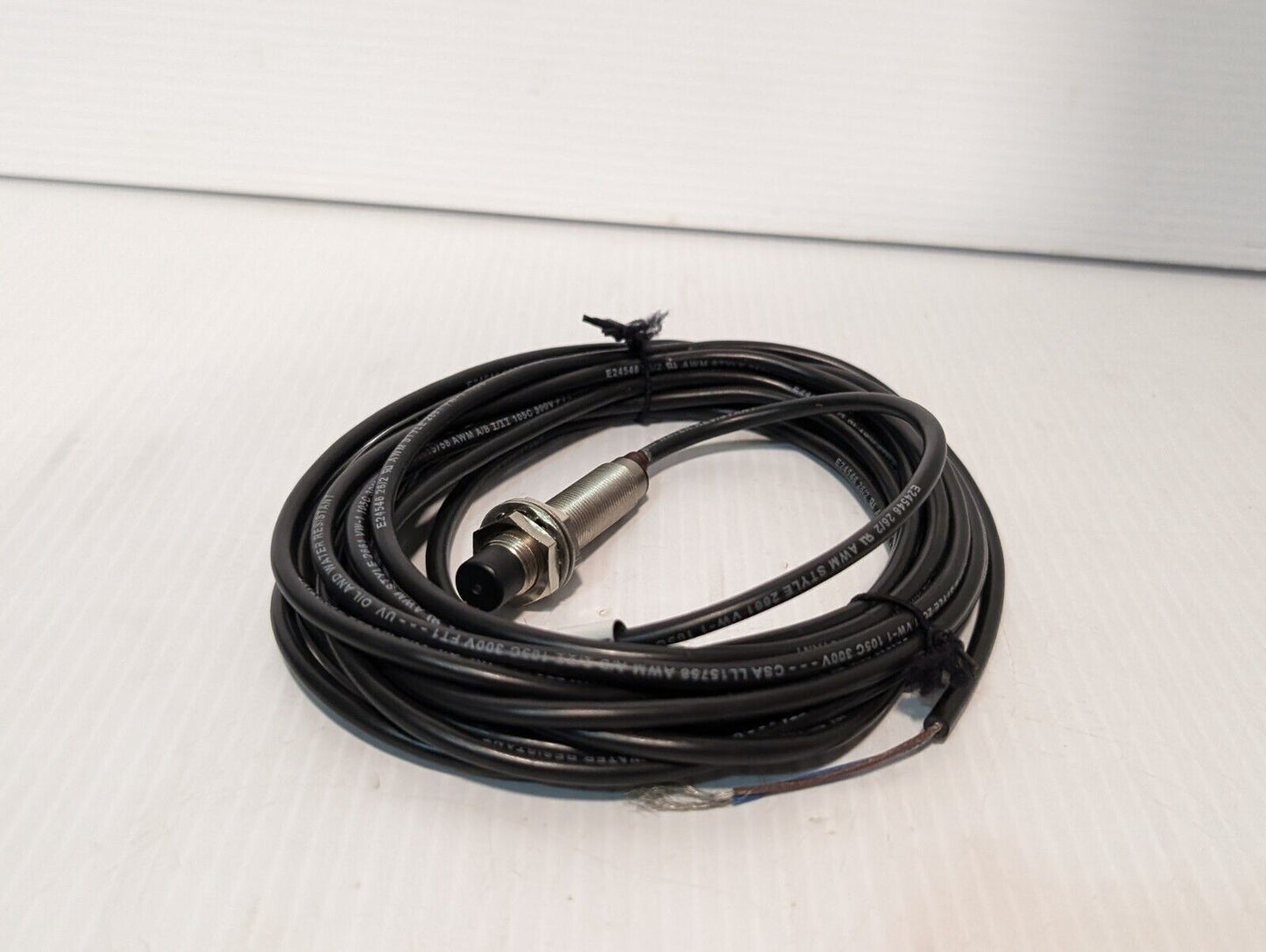 Allen Bradley 872C-D4NE12-A5 Proximity Sensor, 5M Cable, 12mm Barrel - Free Ship