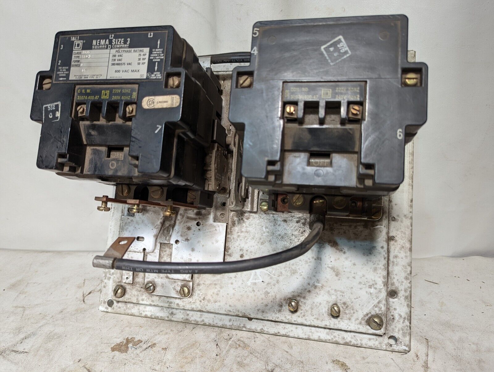 Square D 8736SE0-2, ser. A, NEMA sz 3, 220/240VAC, 30HP