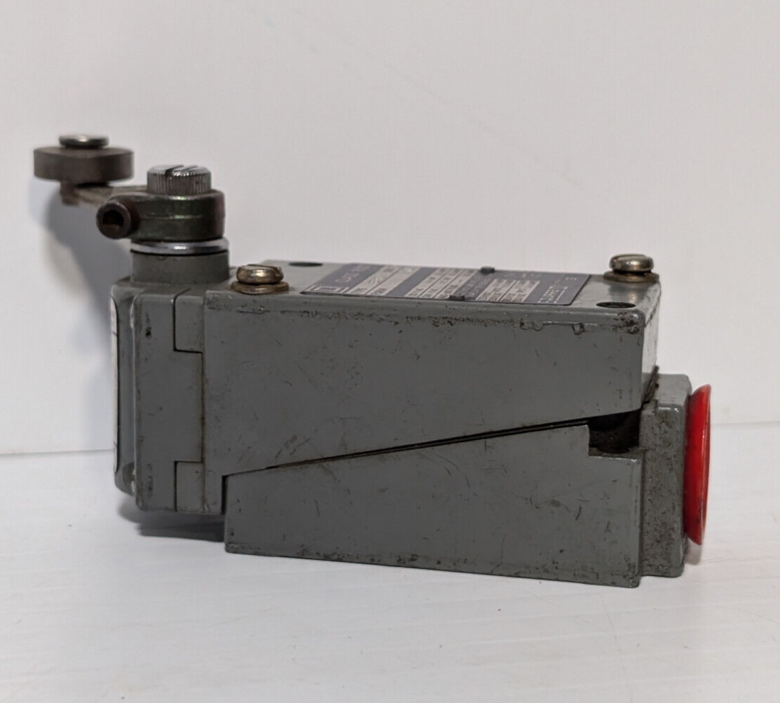 Square D B54B2 Ser 5, Class 9007, Form GL, Heavy Duty Limit Switch, 10 Amp