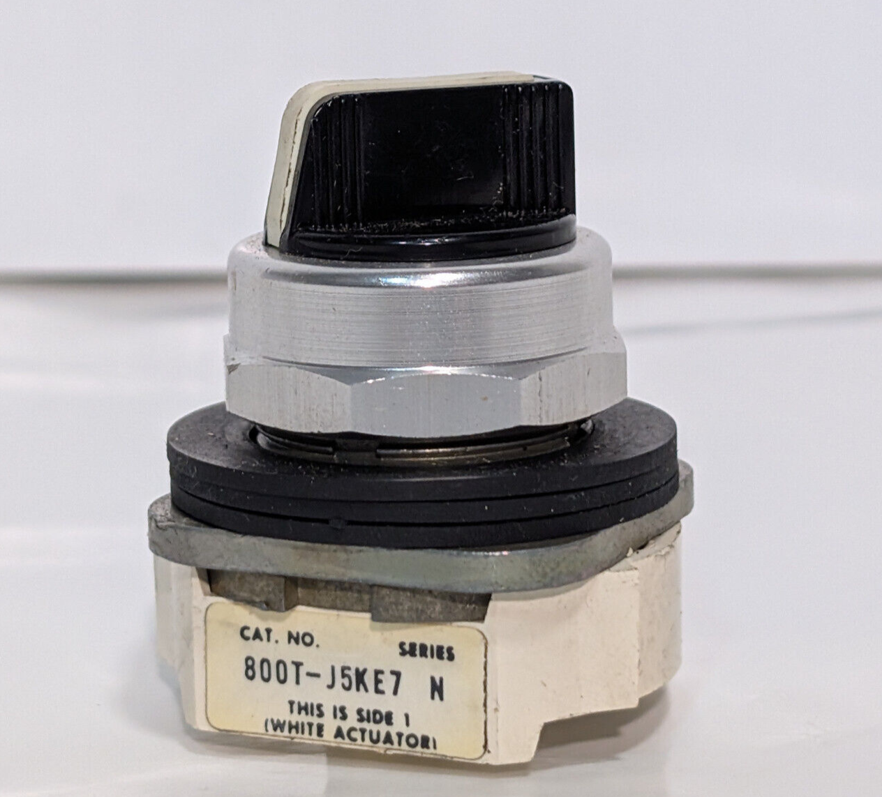 Allen Bradley 800T-J5KE7, Series N, Rotary Selector Switch, White Actuator