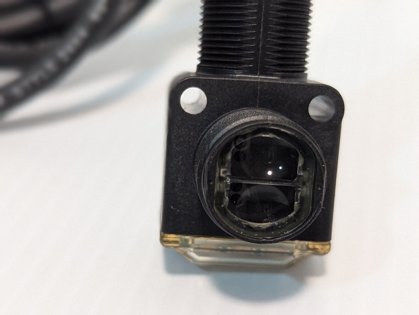 Allen Bradley 42EF-R9SCB-A2 RightSight Photo Switch, Trans. Beam Receiver, 20m