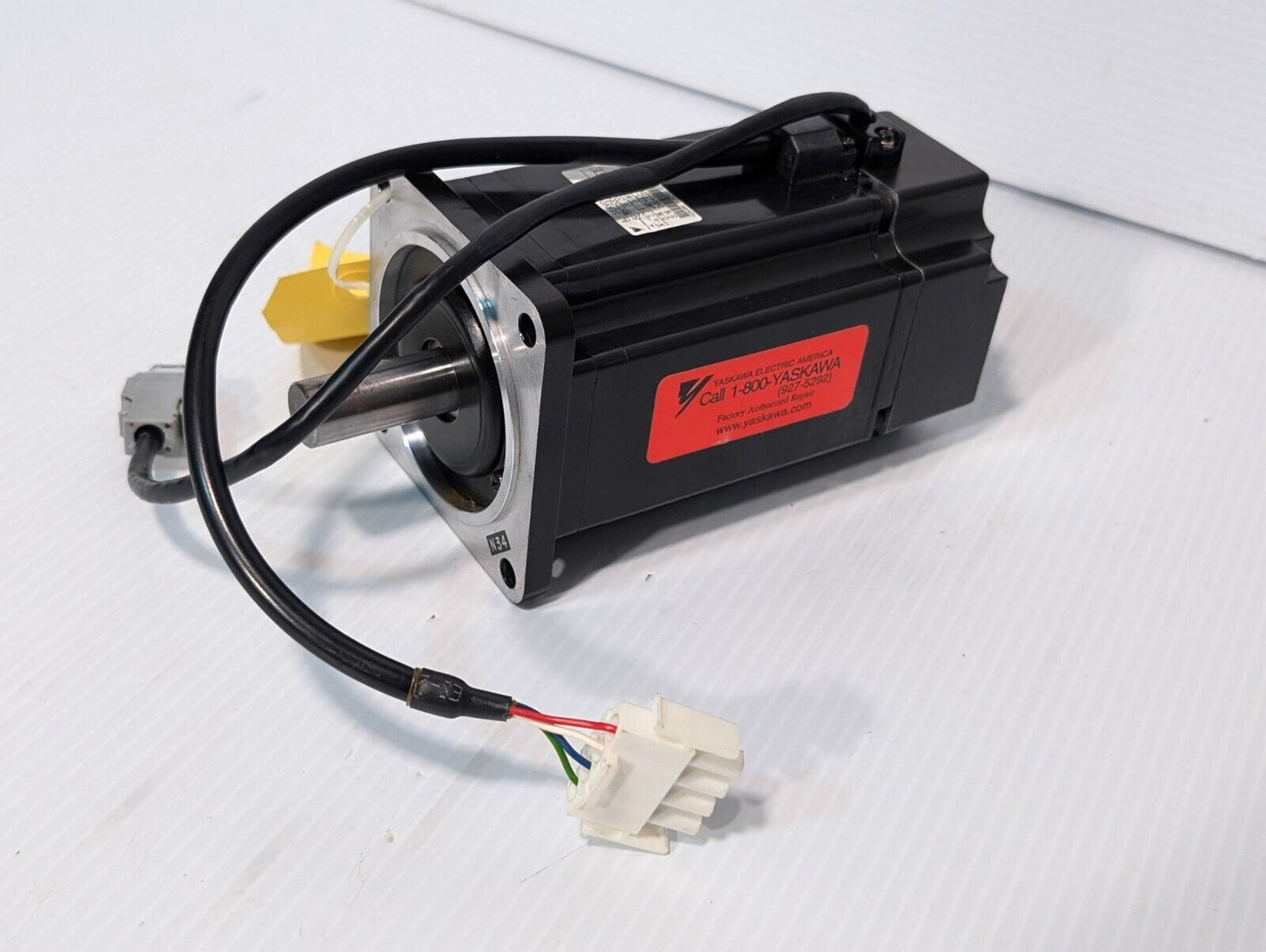 Yaskawa Electric SGMAH-08AAN21 AC Servo Motor, 2.39Nm, 200V 4.4A
