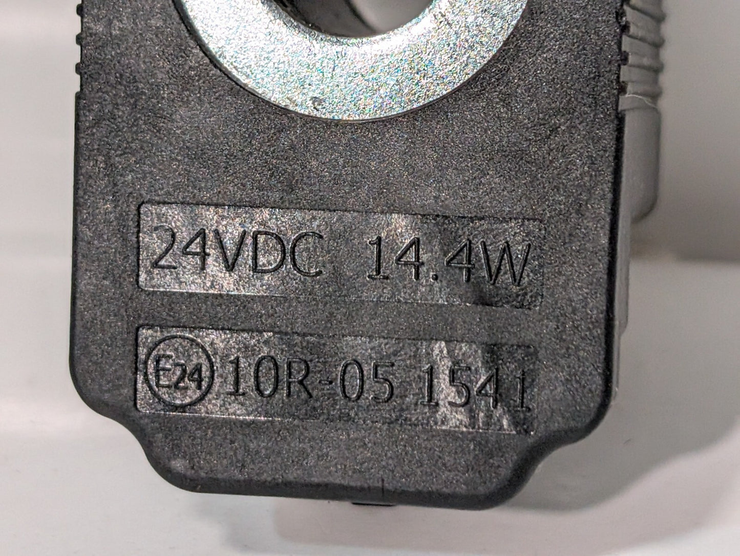 10R-05 1541 Solenoid Valve Coil, 24vdc (E24), 14.4w, Two Prong Connector, 19/22