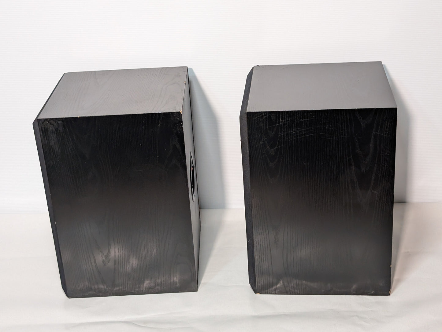Vintage KLH 900B Black Woodgrain Shelf Speakers, 80Ohm, 50-20kHz, for 5-140W Amp