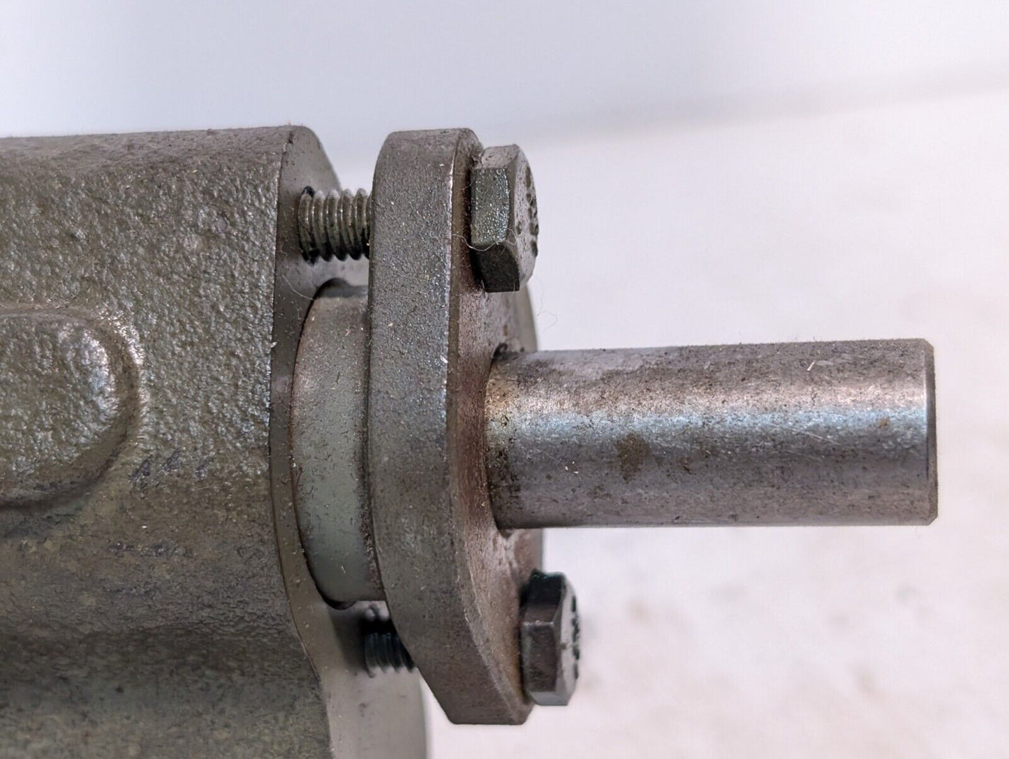 Brown & Sharpe No. 2 BSM Gear Pump, Bi-Directional, Pedestal Mount -Free Ship