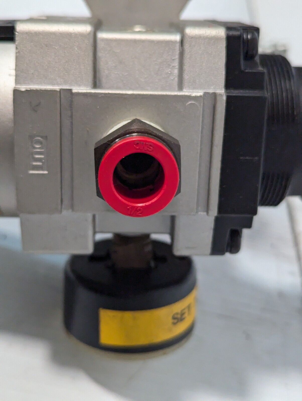 SMC Pneumatic- Regulator Assembly with NAW4000-N04 Regulator - Free Shipping