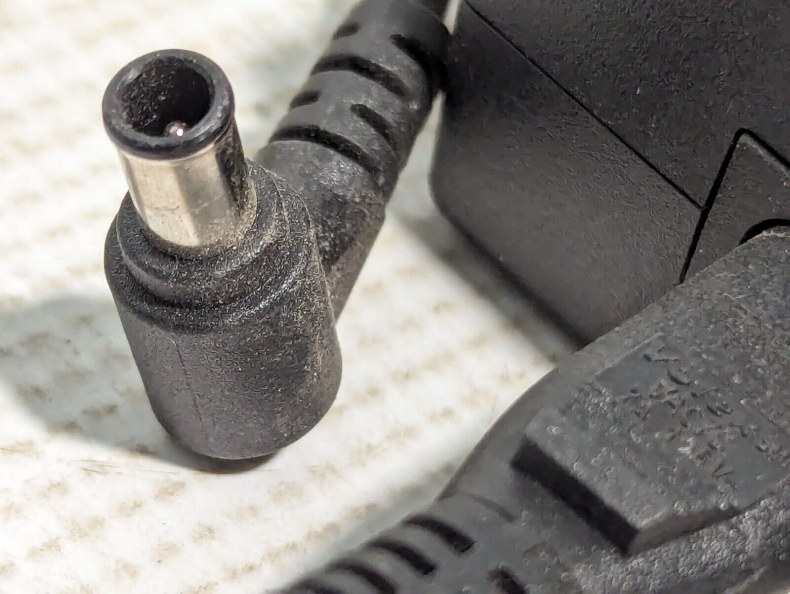 Sony ACDP-085E02 Adapter 19.5-4.35A - Free Shipping