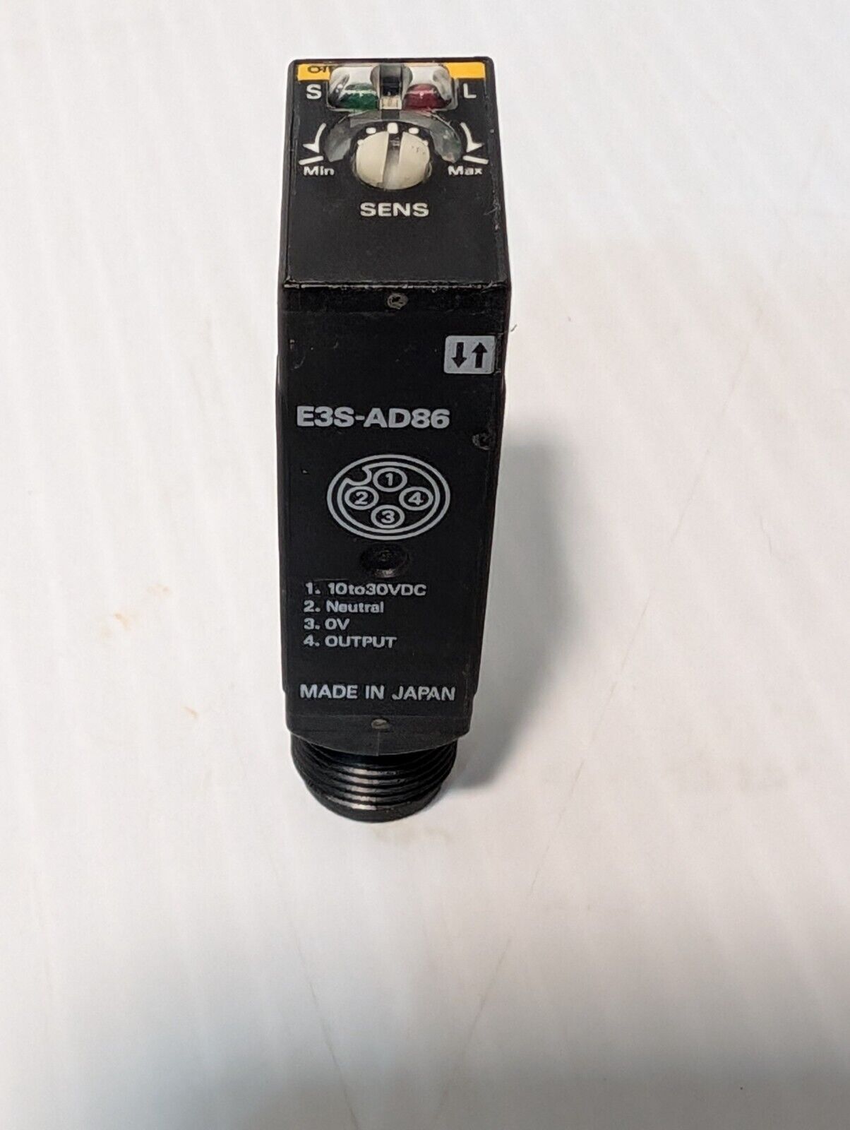 Omron E3S-AD86 Photoelectric Switch Sensor 10-30V DC - Free Shipping