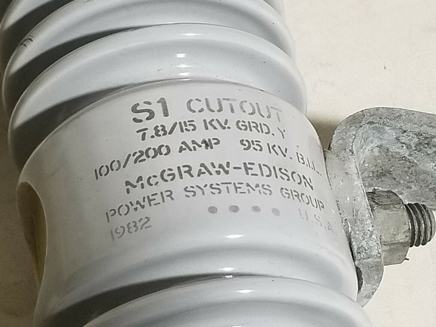 McGraw-Edison S1 Cutout 7.8/15kV GRD. Y 100/200A 95KV B.I.I. - Free Shipping