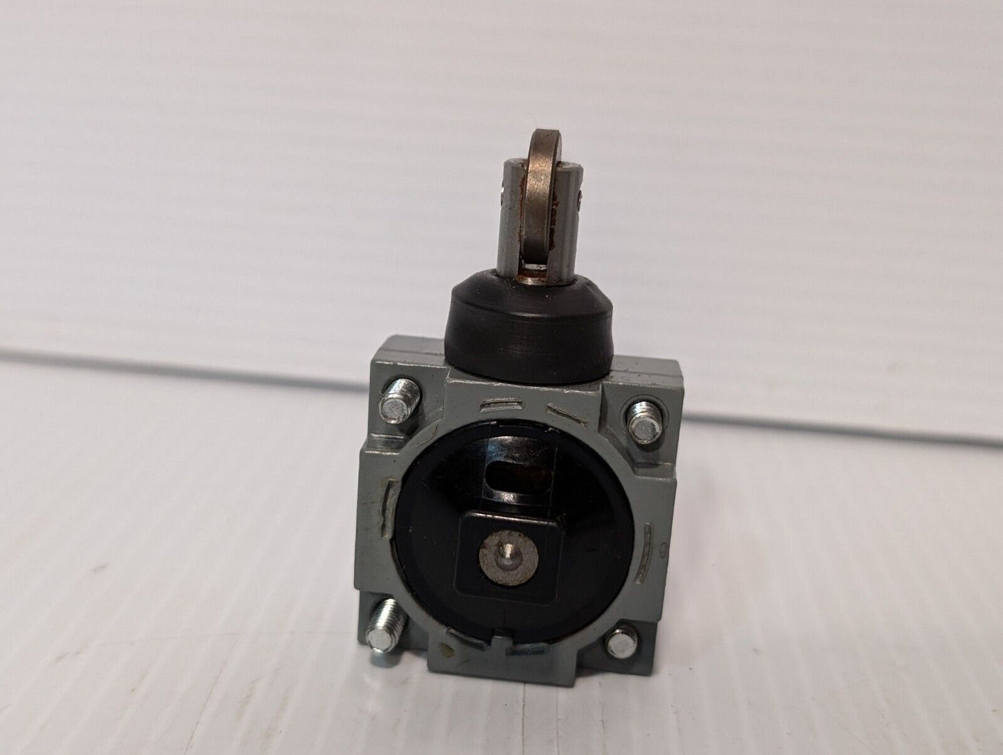 Square D Operating Head, Type: F, 9007 Ser. A, Pretravel: 08