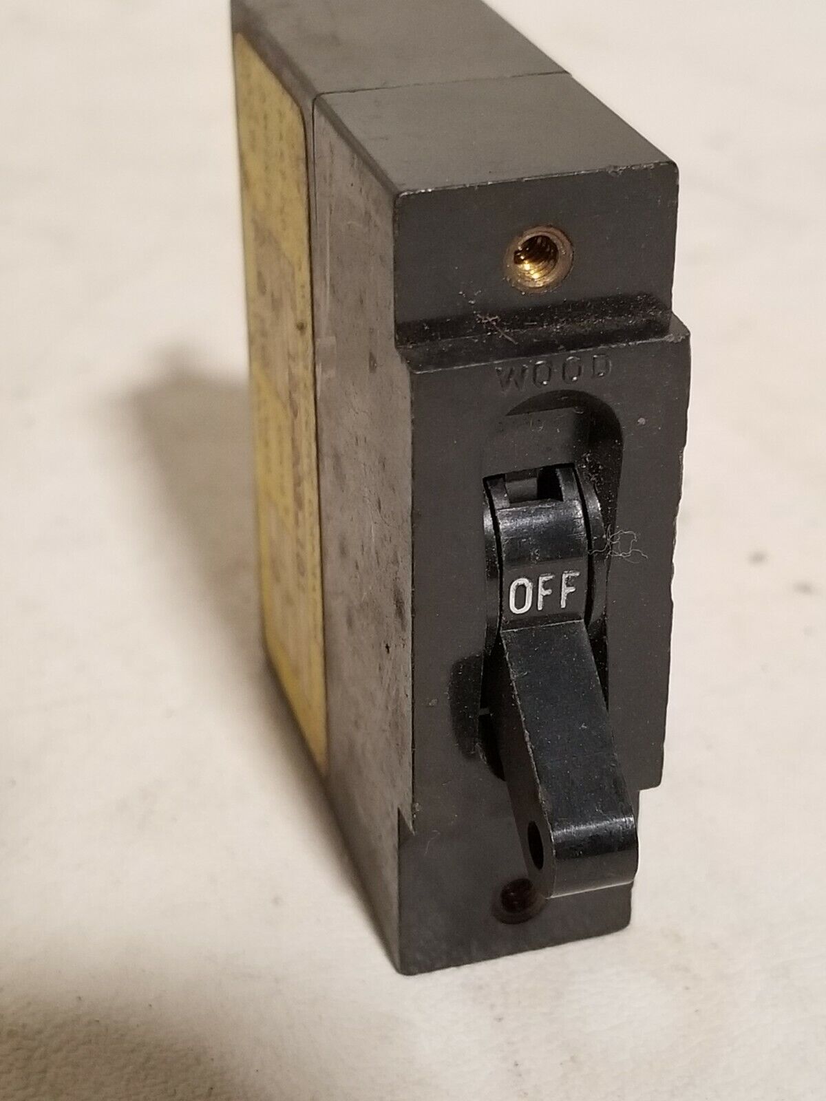 Wood Electric 122-202-101 circuit breaker, 2A, 250VAC, 60Hz, curve 4, 1 pole