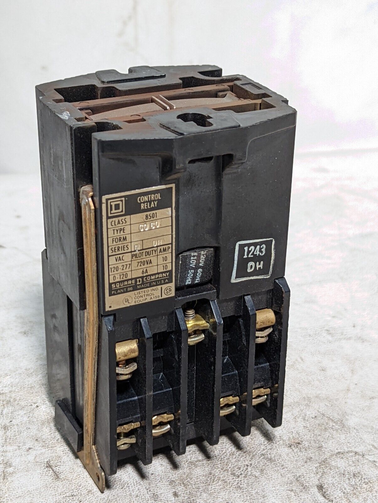 Square D 8501GO60 control relay, 110/120VAC coil
