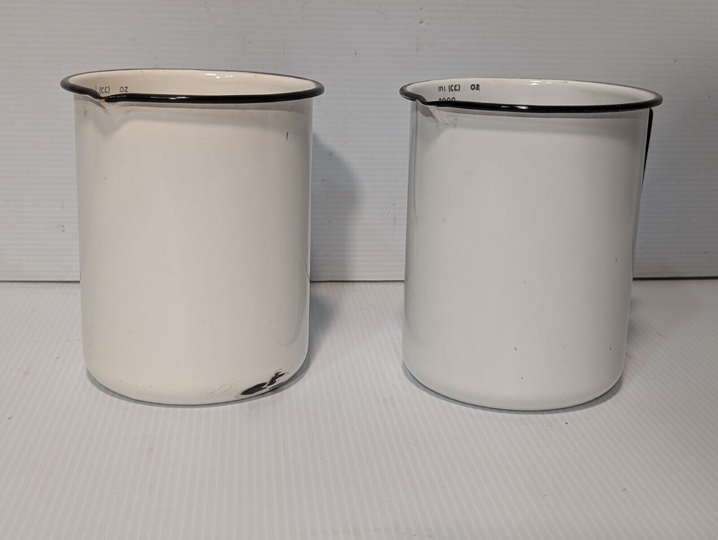 Lot of 2 white enamel lab beakers measures to 2,000ml - Free Shipping