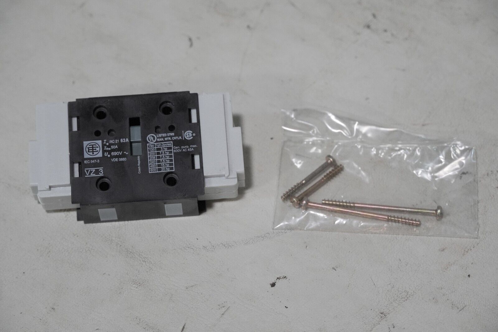 Telemecanique VZ3 055188 main contact
