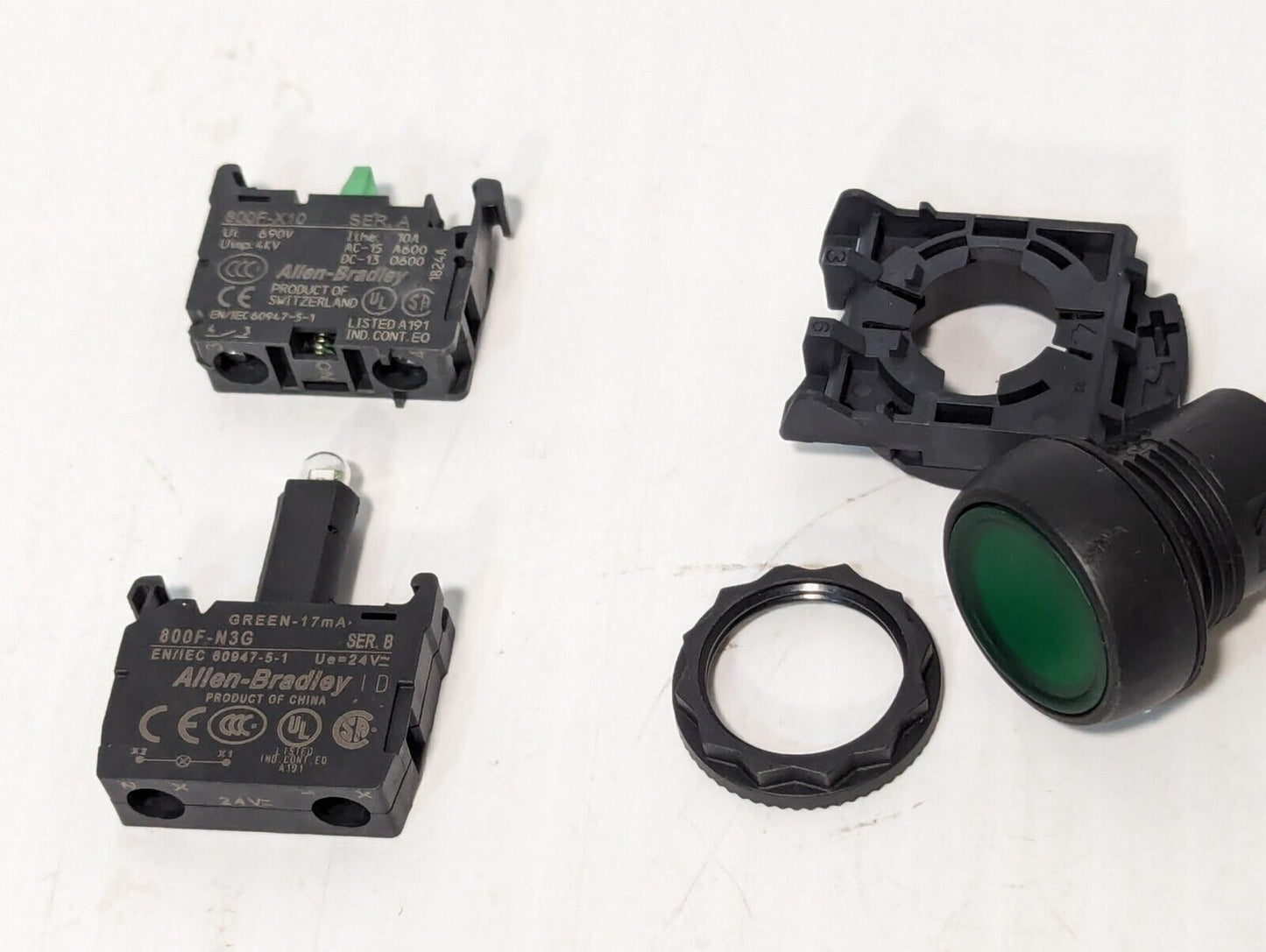 Allen Bradley 800FP-LF3PN3GX10 Green Illuminated Flush Push Button - Free Ship