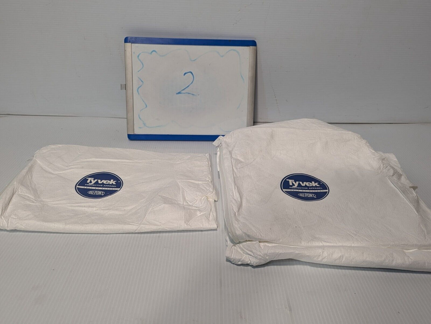 2 Med. Dupont TYVEK Protective Clothing Disposable Paint Coverall Bunny Suits