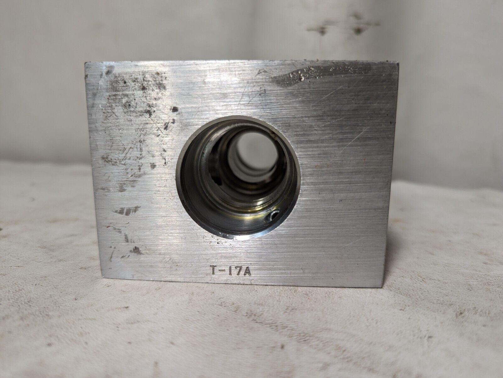 Sun Hydraulics 4150-784-004, possibly 4160-784-004 steel body for Y-assembly