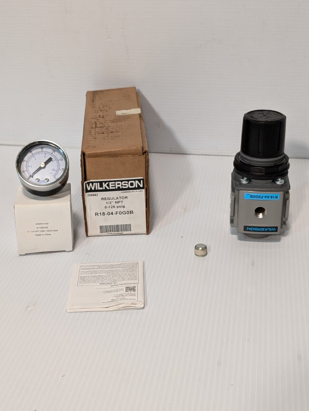 Wilkerson R18-04-F0G0B Air Pressure Regulator w/Pressure Gauge - Free Shipping