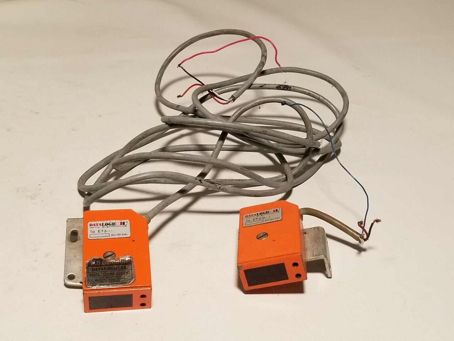 DataLogic DL optic electronics ET3-11 10-30VDC with bracket