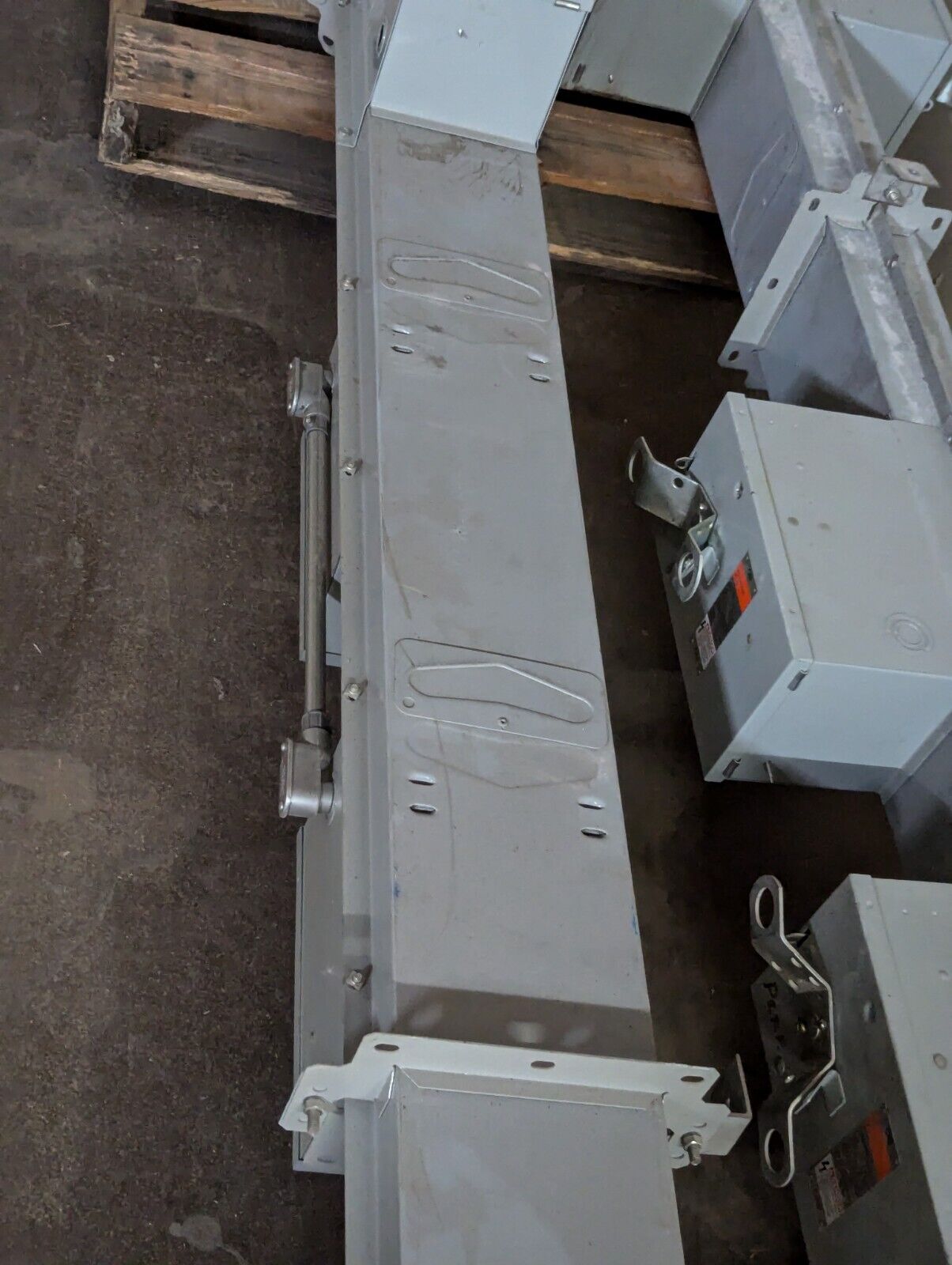 I-T-E ABD4024 BD Busway, 225A, 480/277V, 3 phase, 4 wire, 10 ft, Aluminum