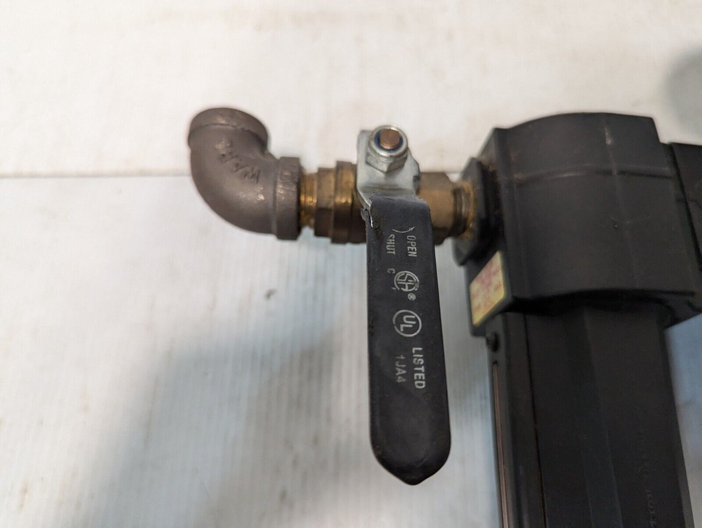 Air Preparation Assembly: Dayton 4ZL49, Dayton 4ZM20, two air hose connectors