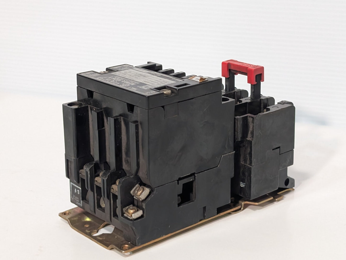 Square D 8536SC03 motor starter, NEMA Size 1, 3 Phase with 31041-400-42 Coil