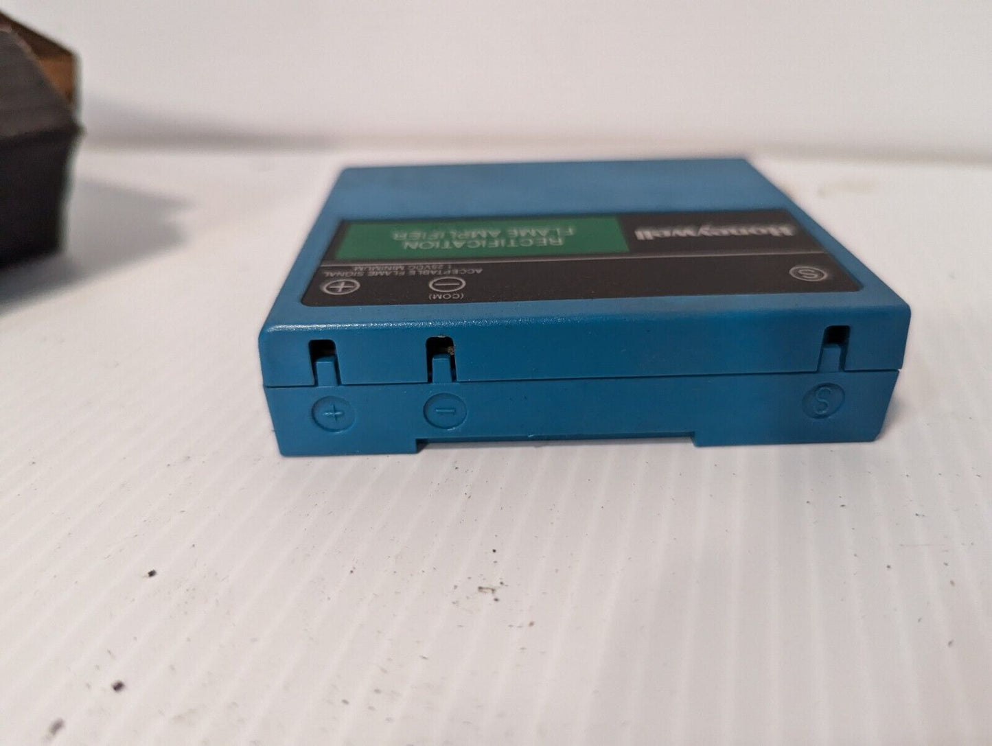 Honeywell R7847 A 1082 rectification flame amplifier for use with C7012A, C - Fr
