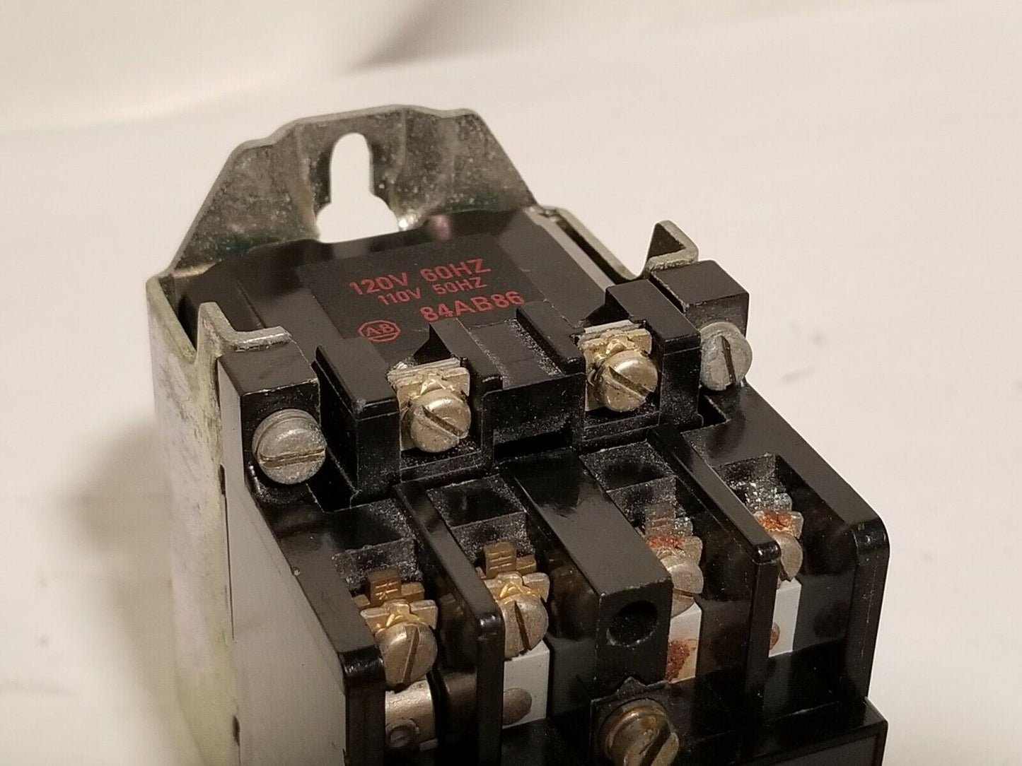 Allen-Bradley 700-N400A1, Series C, Type N, AC Relay 84AB86 coil 110/120VAC