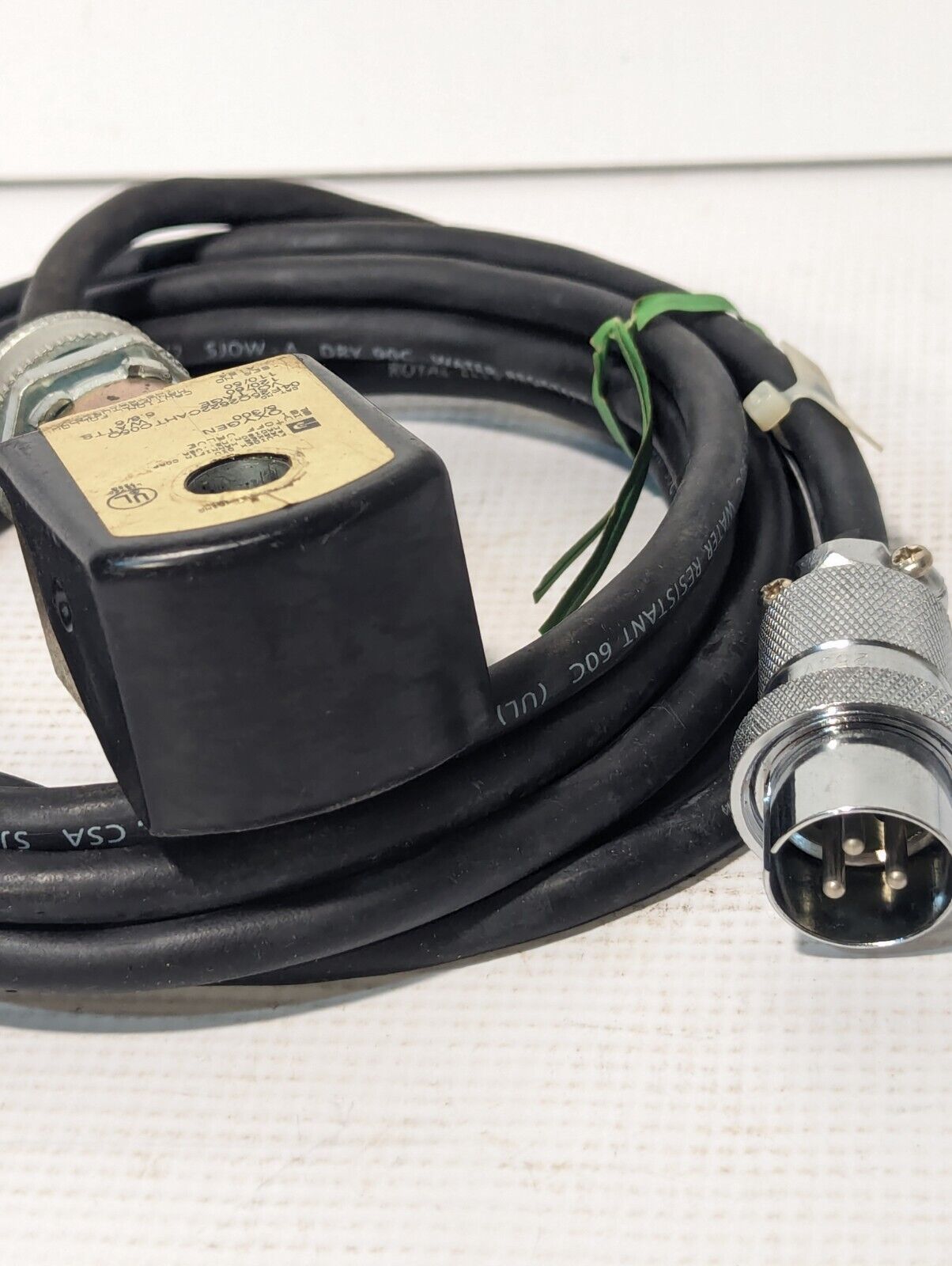 Parker Fluidex 04F25C2622CAHTC05O Oxygen Shutoff Solenoid Valve w/ Cable, 120V