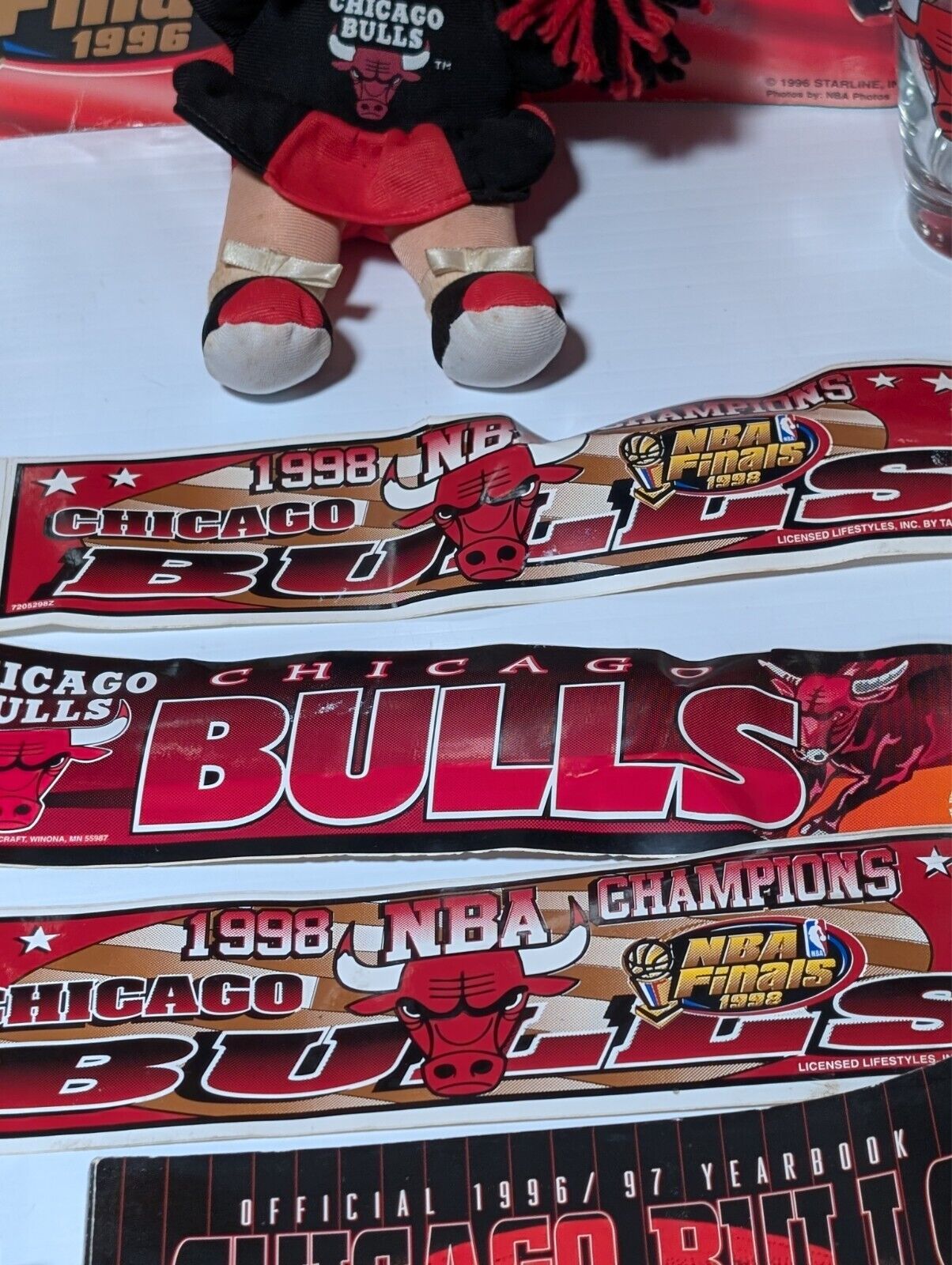 18 Pieces 1996-1998 Michael Jordan Chicago Bulls Championship Memorabilia