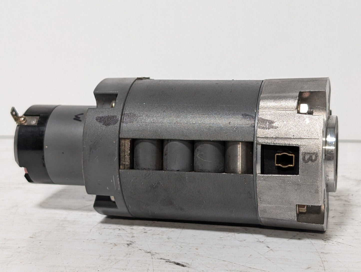 Taskawa ABB UGTMEM-03LBB11 Mini Series DC Servo Motor TG-7SVC