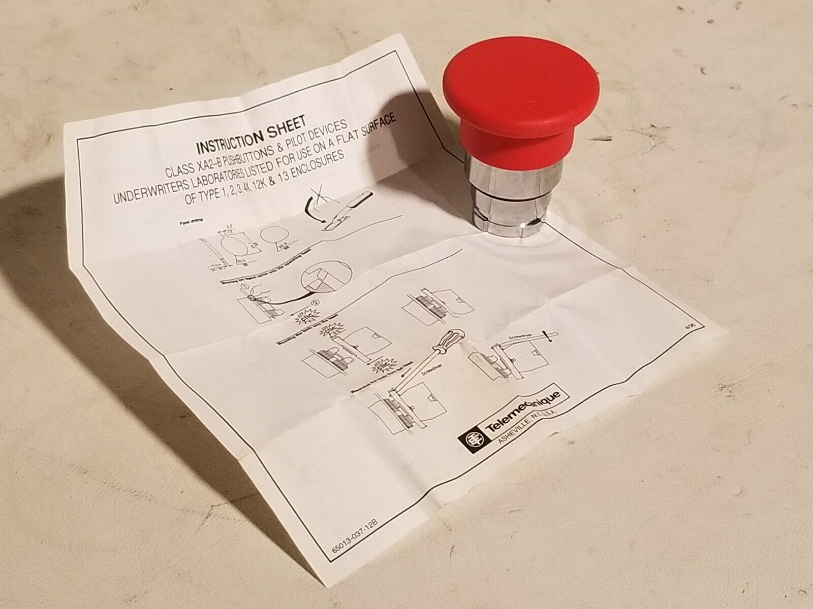 Telemecanique Class XA2-B red pushbutton