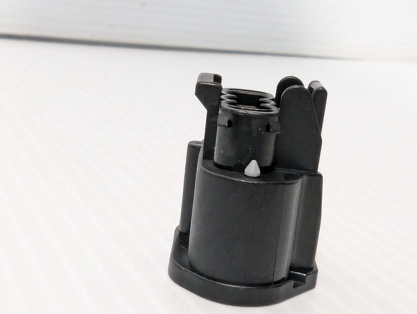 (Pack of 100) Yazaki 72B3-1884-30 DMS 2.8 mm, 3 way Female Connector - Free Ship